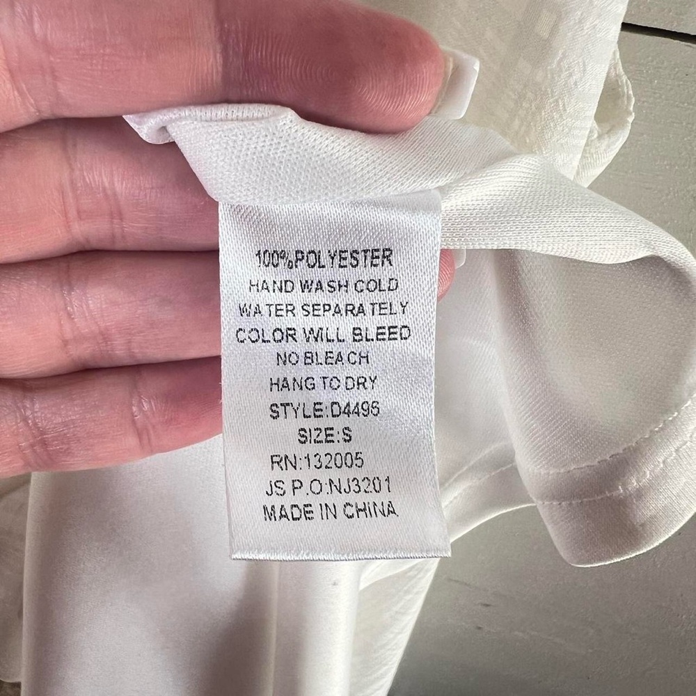 Entro • White Halter V-Neck Sleeveless Swing Dress Size Small - Picture 4 of 6